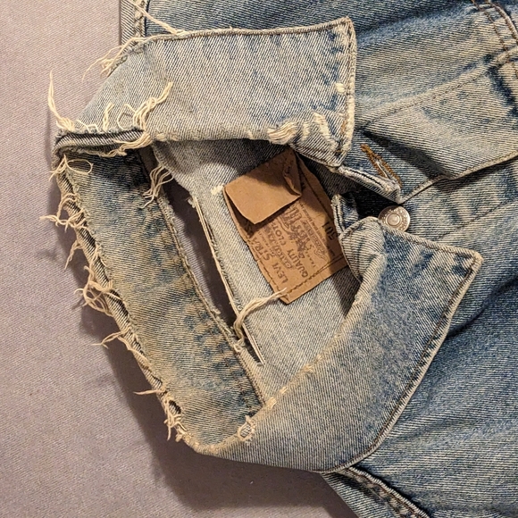VINTAGE LEVI'S DENIM JACKET - Picture 3 of 3
